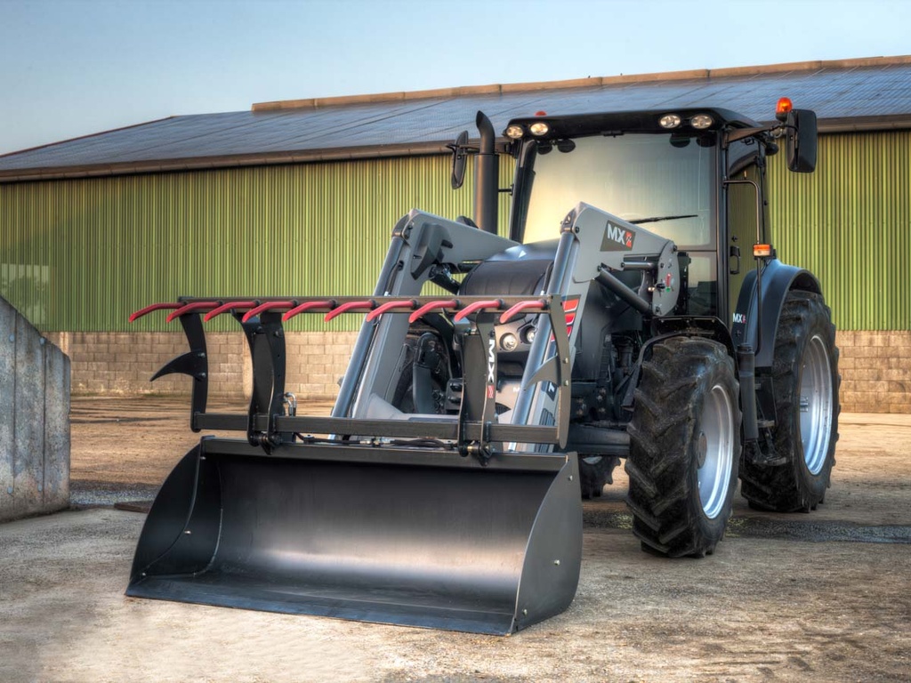 BENNE MULTISERVICE BMS 225H 2